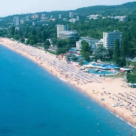 Апарткомплекс В 50 Метрах От Пляжа Солнечный Берег Lägenhet Slăntjev Brjag